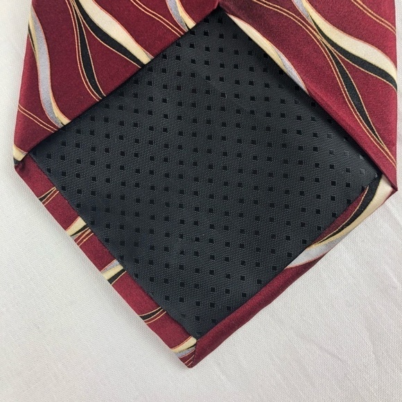 Puritan Mens Tie, Red Silk - Picture 4 of 6